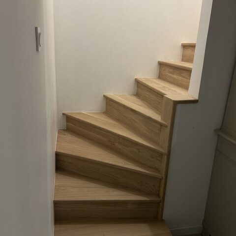 Escalier bois sur mesure — aménagement intérieur Wood&C